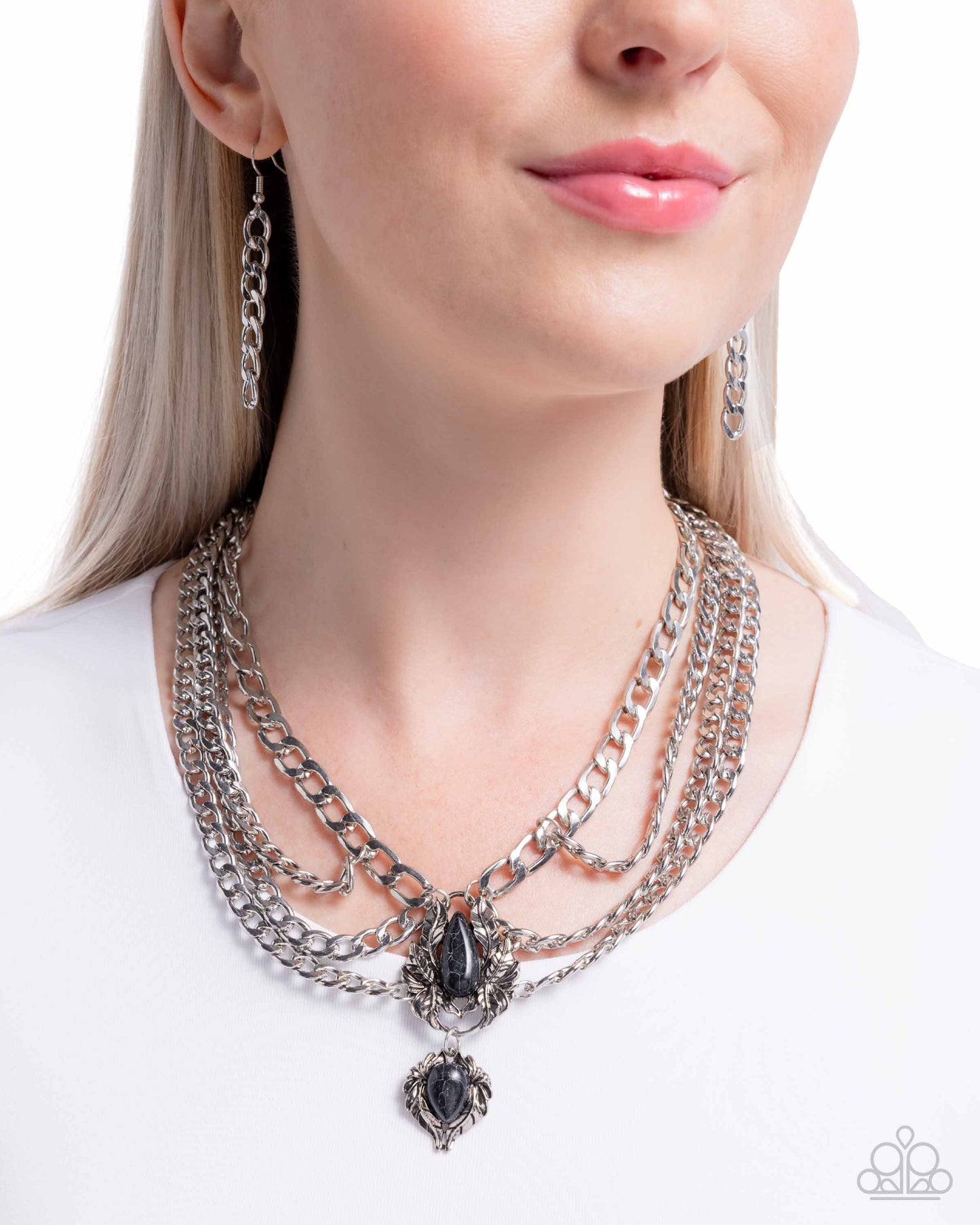 sliver chain with black stone